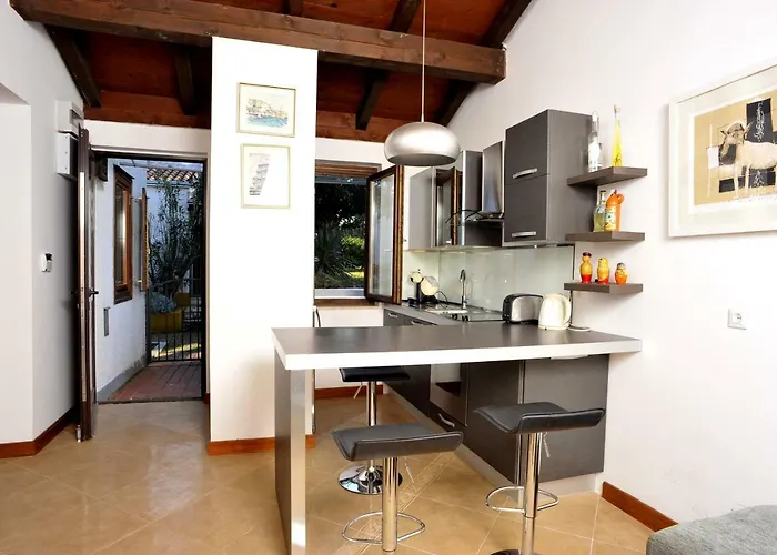 House Lena 度假居 波雷奇