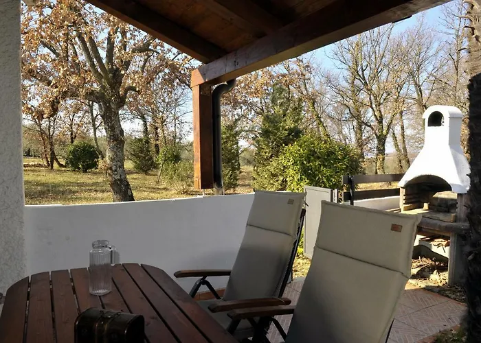 House Lena * 波雷奇