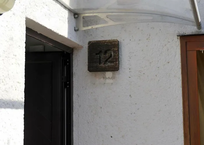 House Lena 度假居