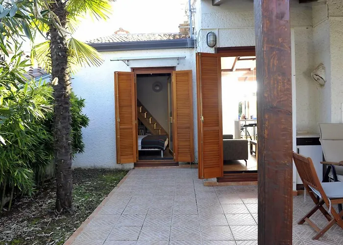House Lena 波雷奇