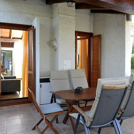 בית נופש House Lena *